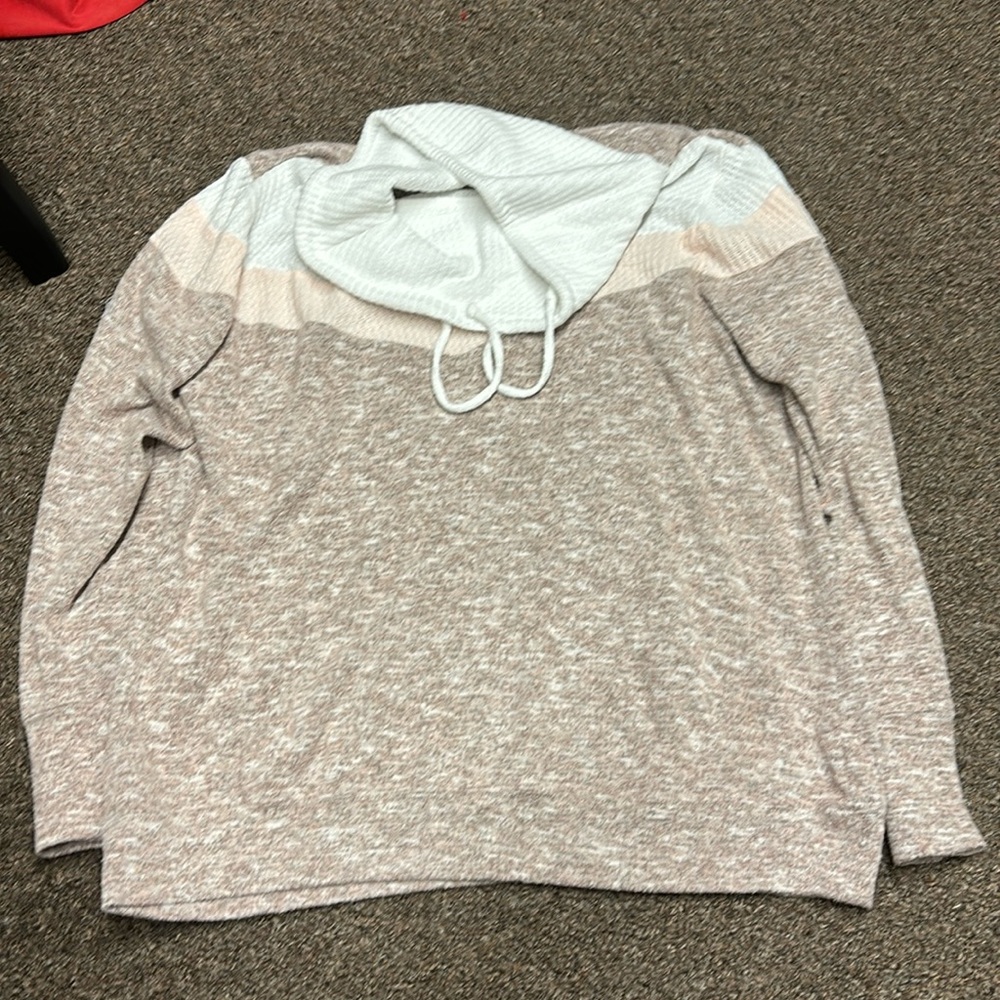 Sweatshirt with cowl neck